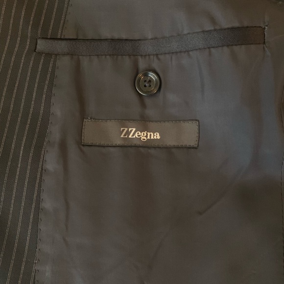 Z Zegna black two-piece suit. Great deal! - Picture 4 of 5